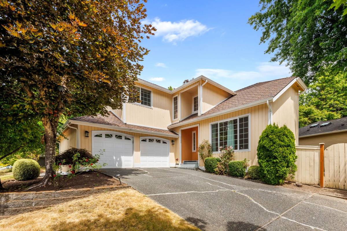 House for rent at 22200 NE 9th Dr, Sammamish, WA 98074