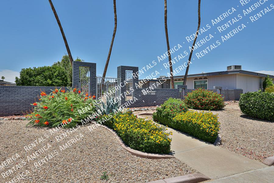 Apartment for rent at 13610 N 108th Dr, Sun City, AZ 85351