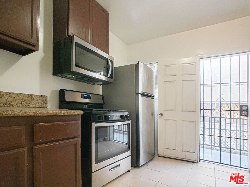 Apartment for rent at 3290 San Marino St, Los Angeles, CA 90006