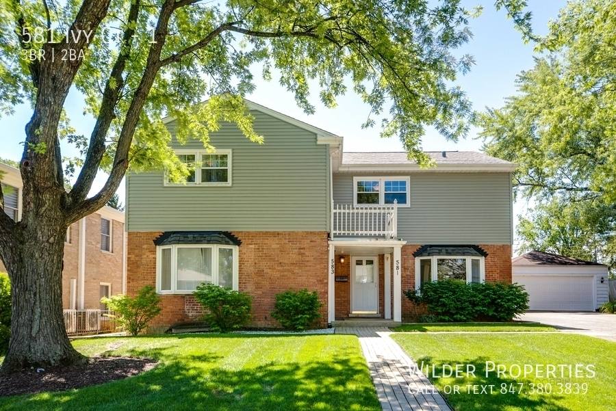 Townhouse for rent at 581 Ivy Court #1, Lake Forest, IL 60045