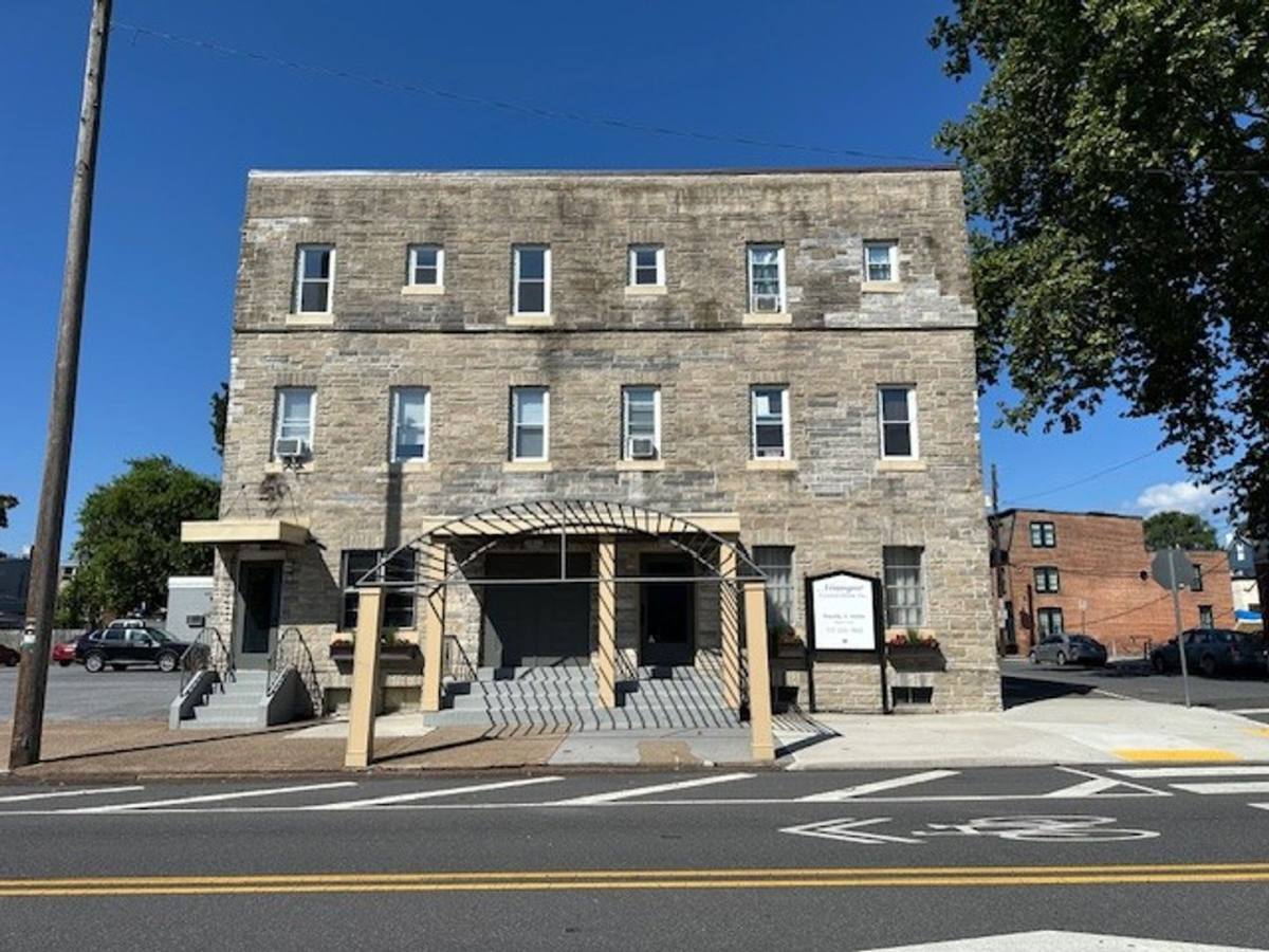 Apartment for rent at 1332-1334 N 2nd St 1332 -3rd, Harrisburg, PA 17102