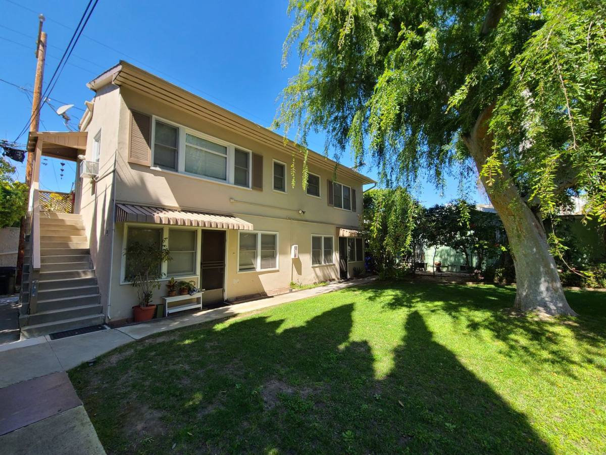 Apartment for rent at 341-343 Coronado Ave, Long Beach, CA 90814