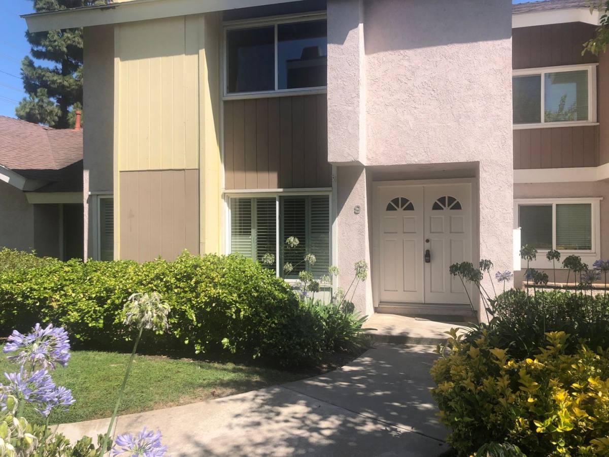 Townhouse for rent at 9 Goldenbush, Irvine, CA 92604