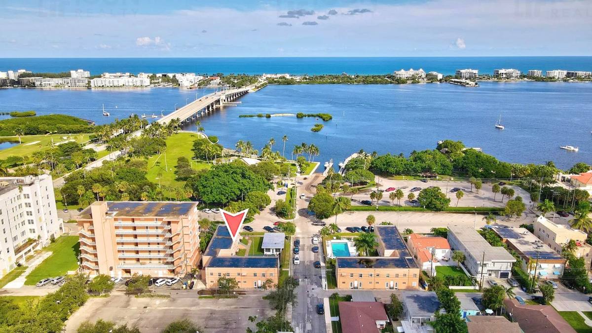 Condo for rent at 31 S Golfview Rd, Lake Worth Beach, FL 33460