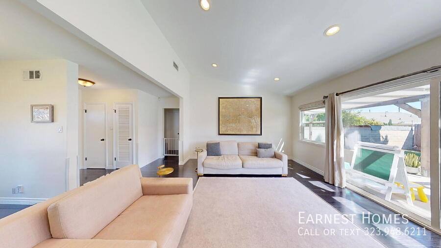 House for rent at 11928 Cohasset St, North Hollywood, CA 91605