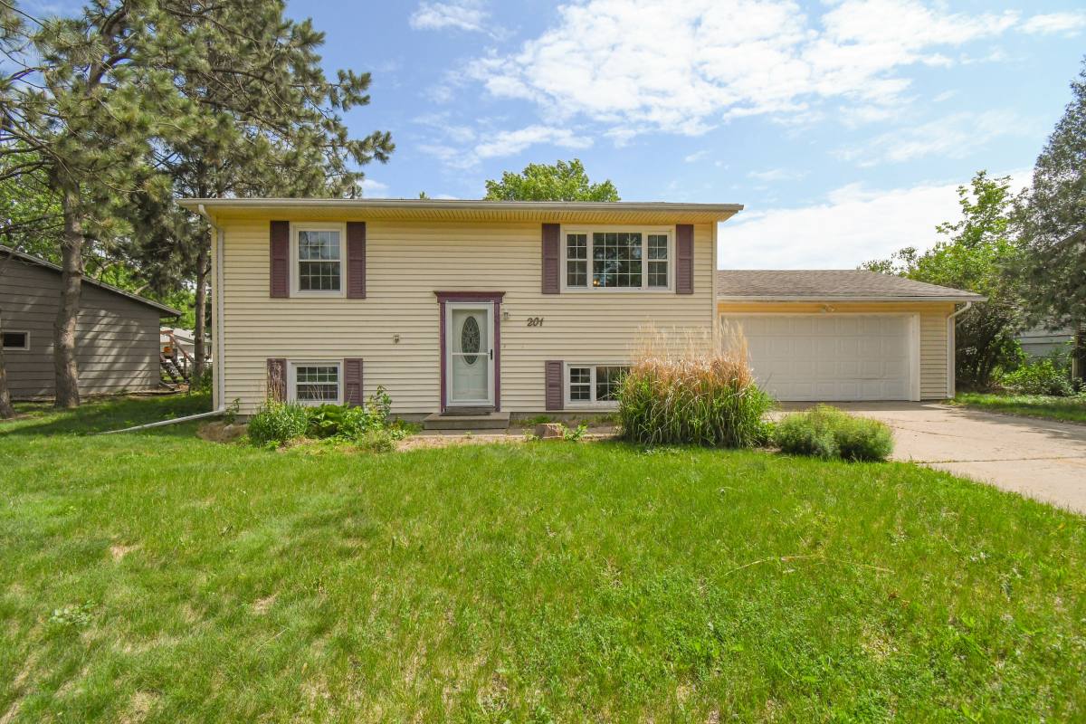 House for rent at 201 Maureen Dr, Brandon, SD 57005