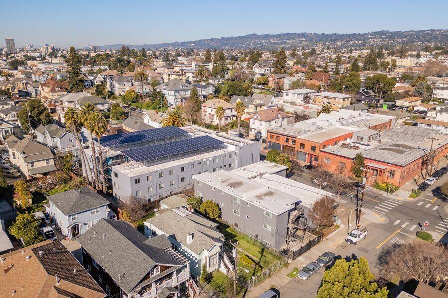 Apartment for rent at 1135 E 18th St #24, Oakland, CA 94606