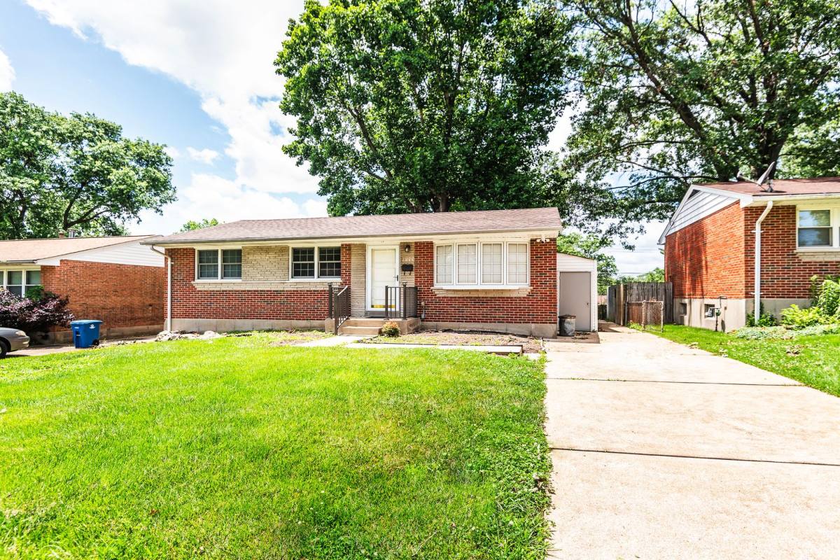 House for rent at 9553 Port Dr, Saint Louis, MO 63123