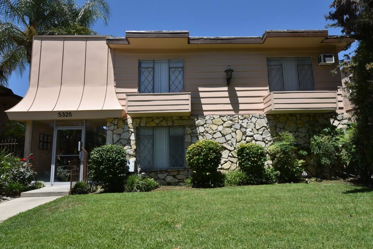 5321-25 Agnes Ave, Valley Village, CA 91607