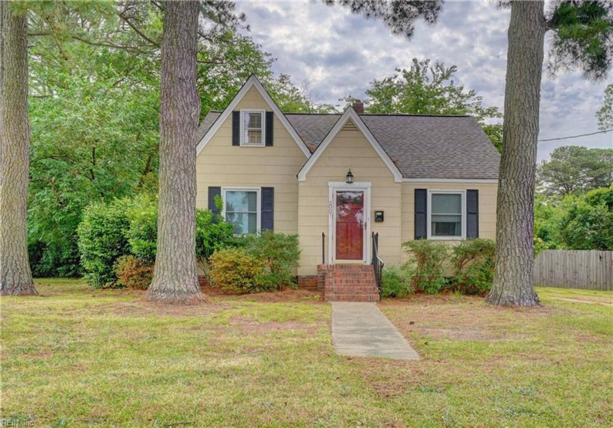 House for rent at 2007 Wyoming Ave, Portsmouth, VA 23701