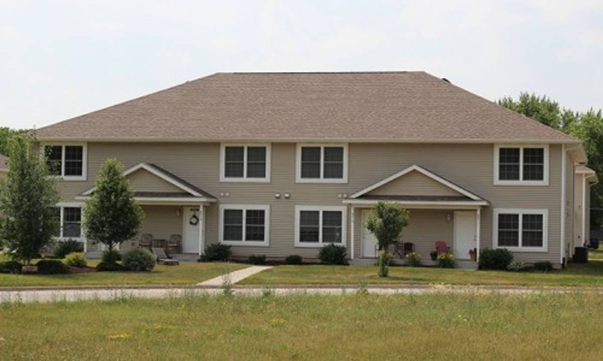 Townhouse for rent at 3139 Friendship Dr, Rock Island, IL 61201