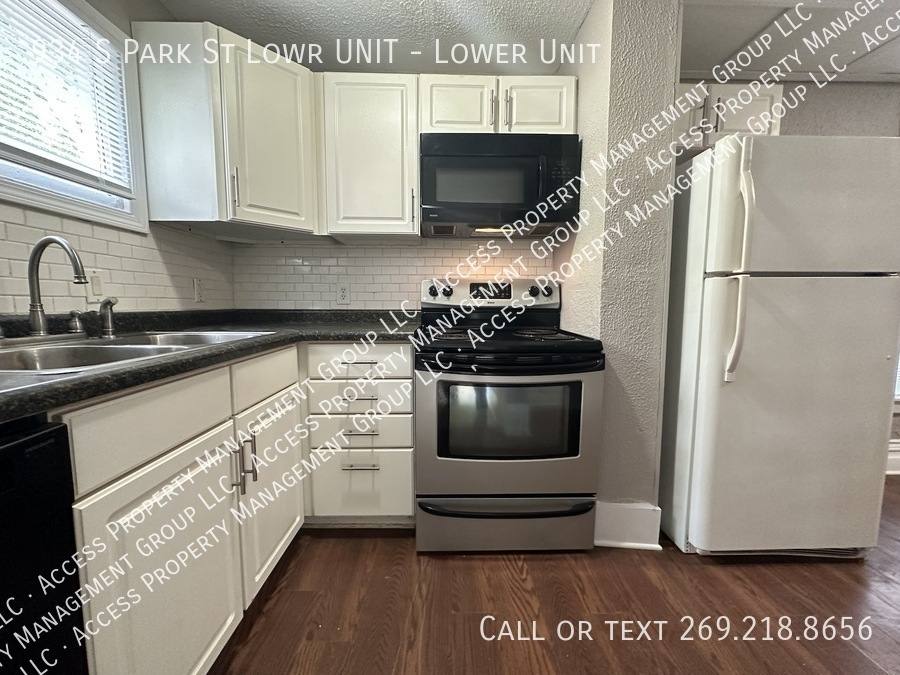 Townhouse for rent at 934 S Park St Lowr, Kalamazoo, MI 49001