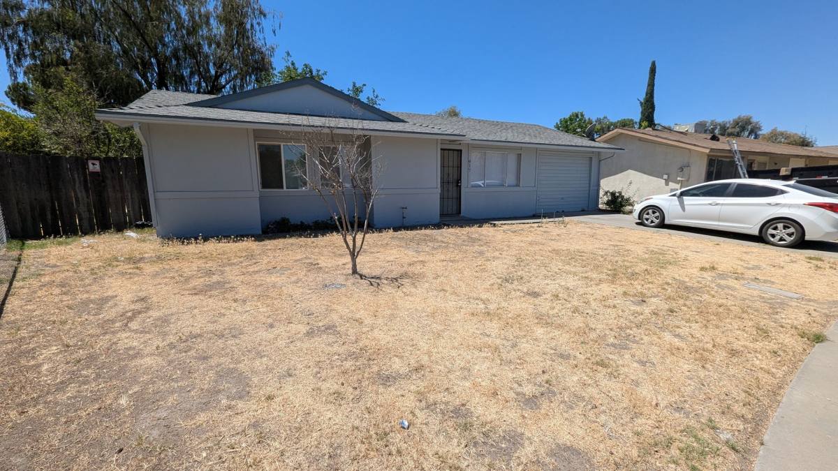 House for rent at 917 Keegan Ave, Corcoran, CA 93212