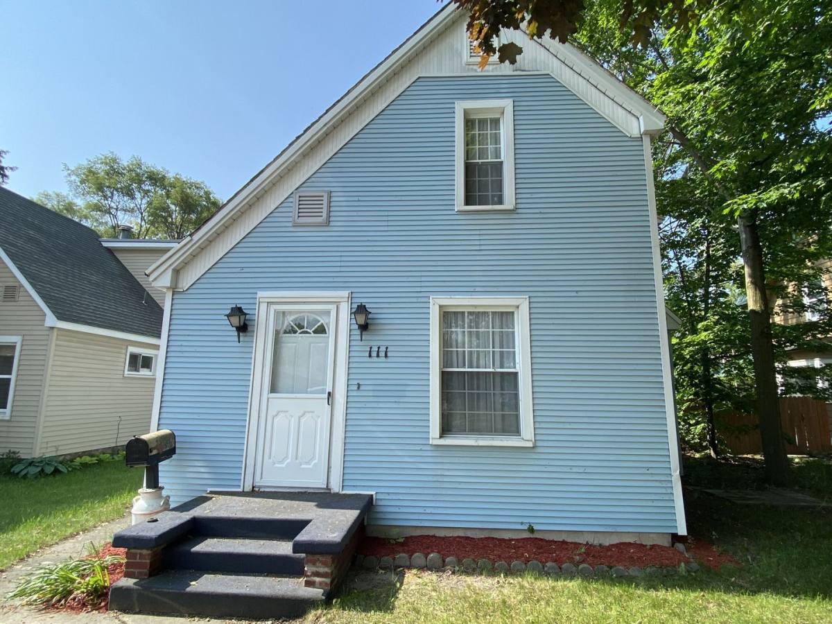 House for rent at 111 W 14th St, Traverse City, MI 49684