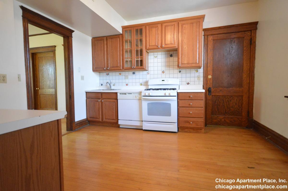 Apartment for rent at 3806 N Greenview Ave #3, Chicago, IL 60613