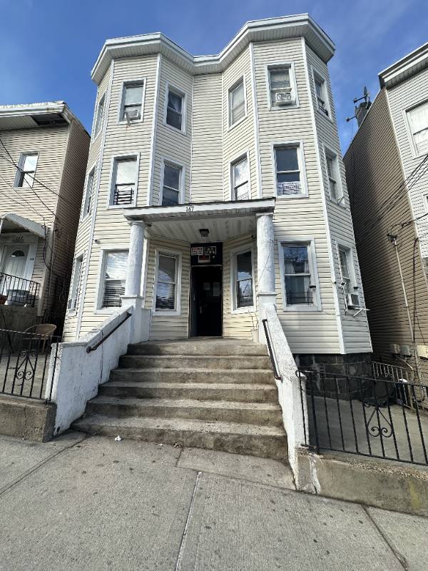 Apartment for rent at 147 Beech St, Yonkers, NY 10701