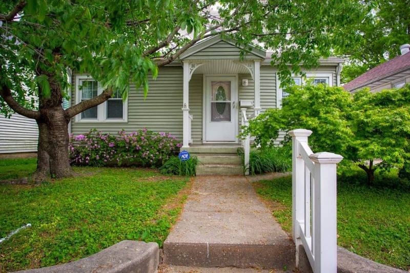 House for rent at 1306 Henning Ave, Evansville, IN 47714