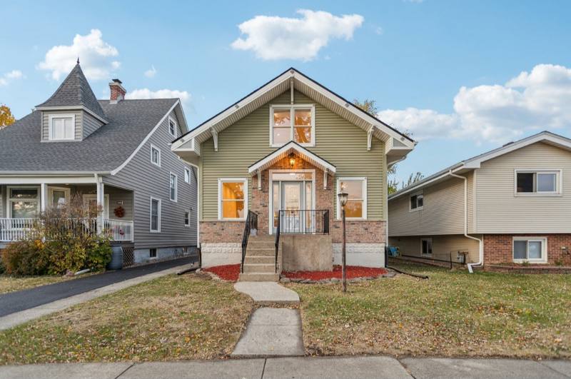 House for rent at 1106 Rose Ave, Des Plaines, IL 60016