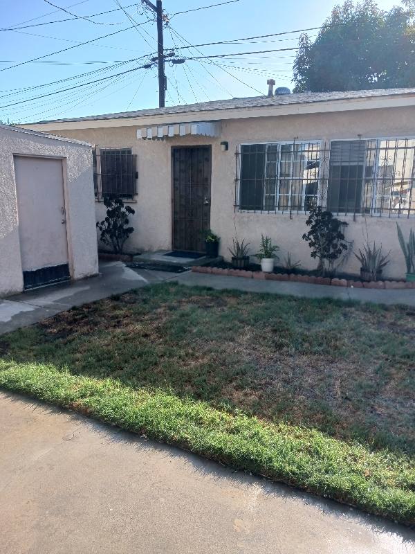Apartment for rent at 8417 1 2 San Gabriel Ave #2, South Gate, CA 90280