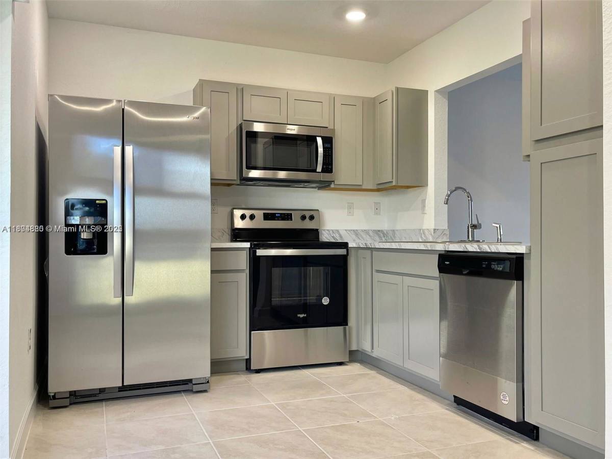Townhouse for rent at 461 NE 5th Terrace #461, Homestead, FL 33034
