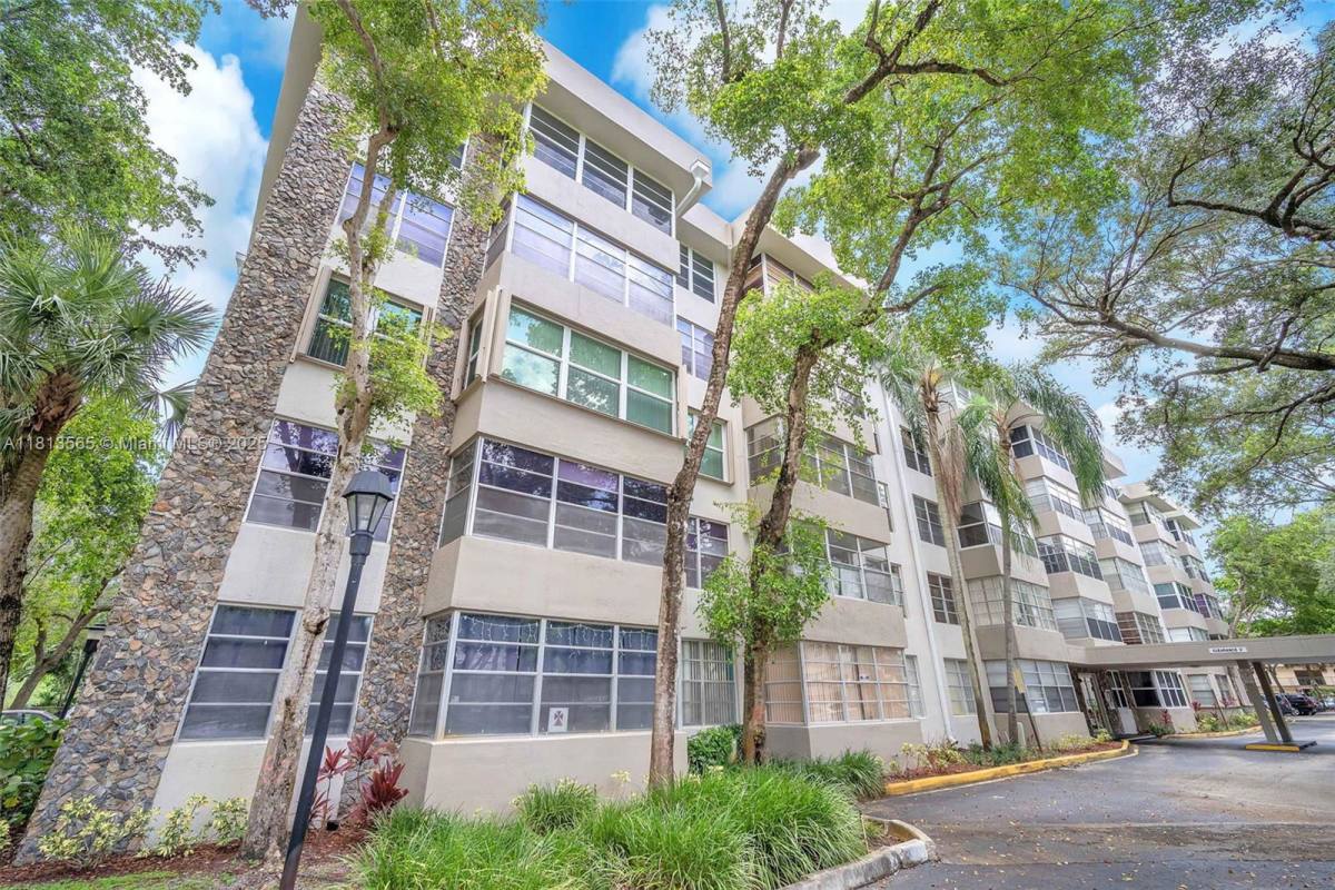 Apartment for rent at 6500 Cypress Rd #408, Fort Lauderdale, FL 33317