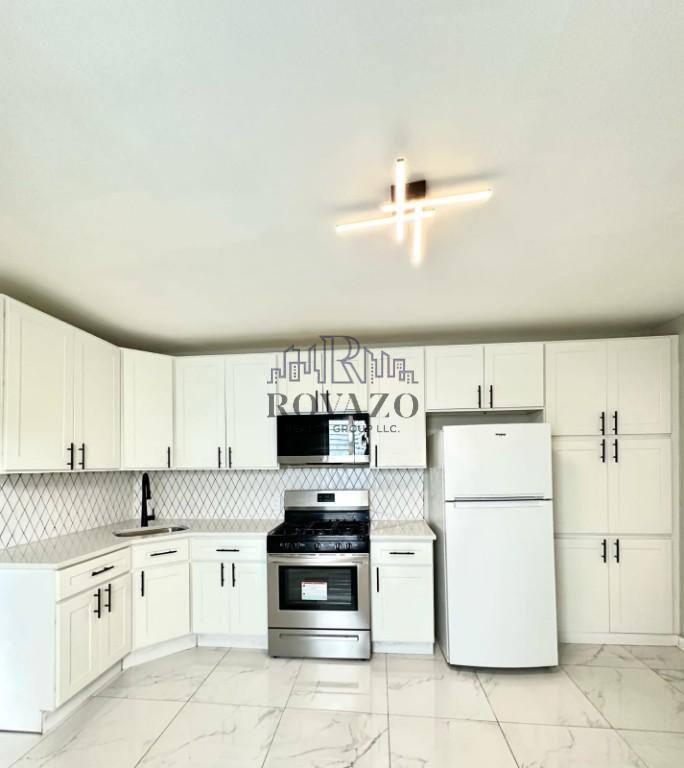 Apartment for rent at 449 14th Ave #2, Irvington, NJ 07111