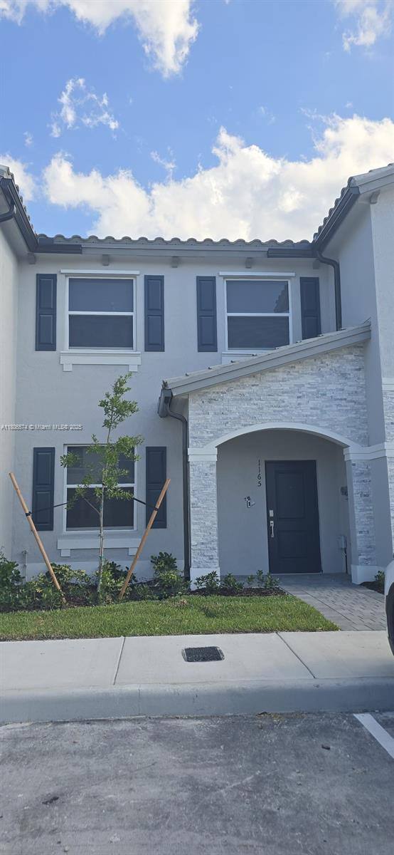 Townhouse for rent at 1165 SE 1st St, Homestead, FL 33034