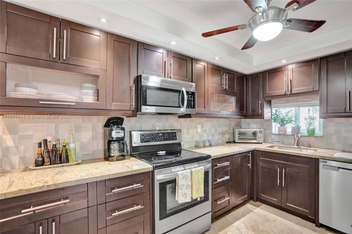 Condo for rent at 9410 N Hollybrook Lake Dr #102, Hollywood, FL 33025