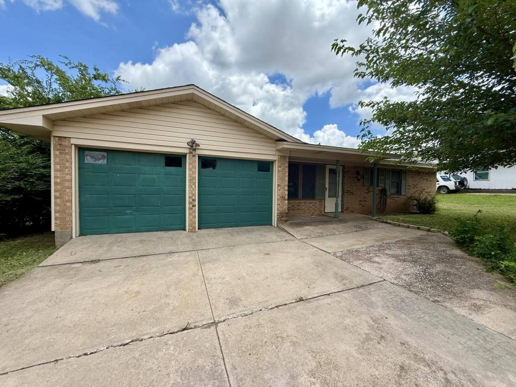 House for rent at 5403 Dewey St, Wichita Falls, TX 76306