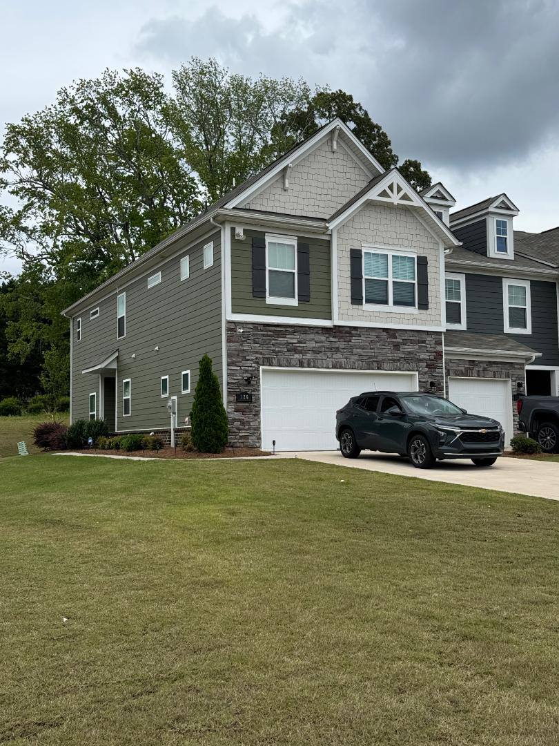 Townhouse for rent at 126 Quinn Rd, Matthews, NC 28104