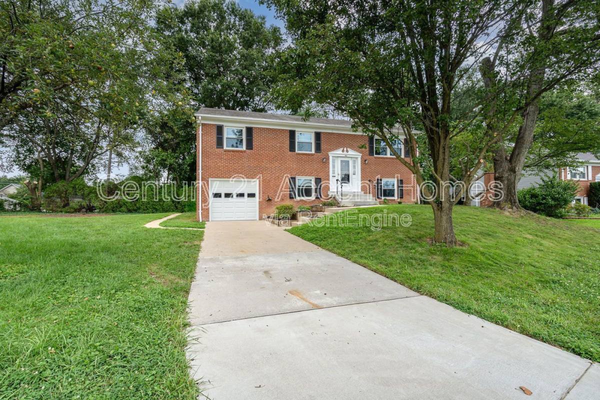House for rent at 3903 Hillview Court, Alexandria, VA 22310