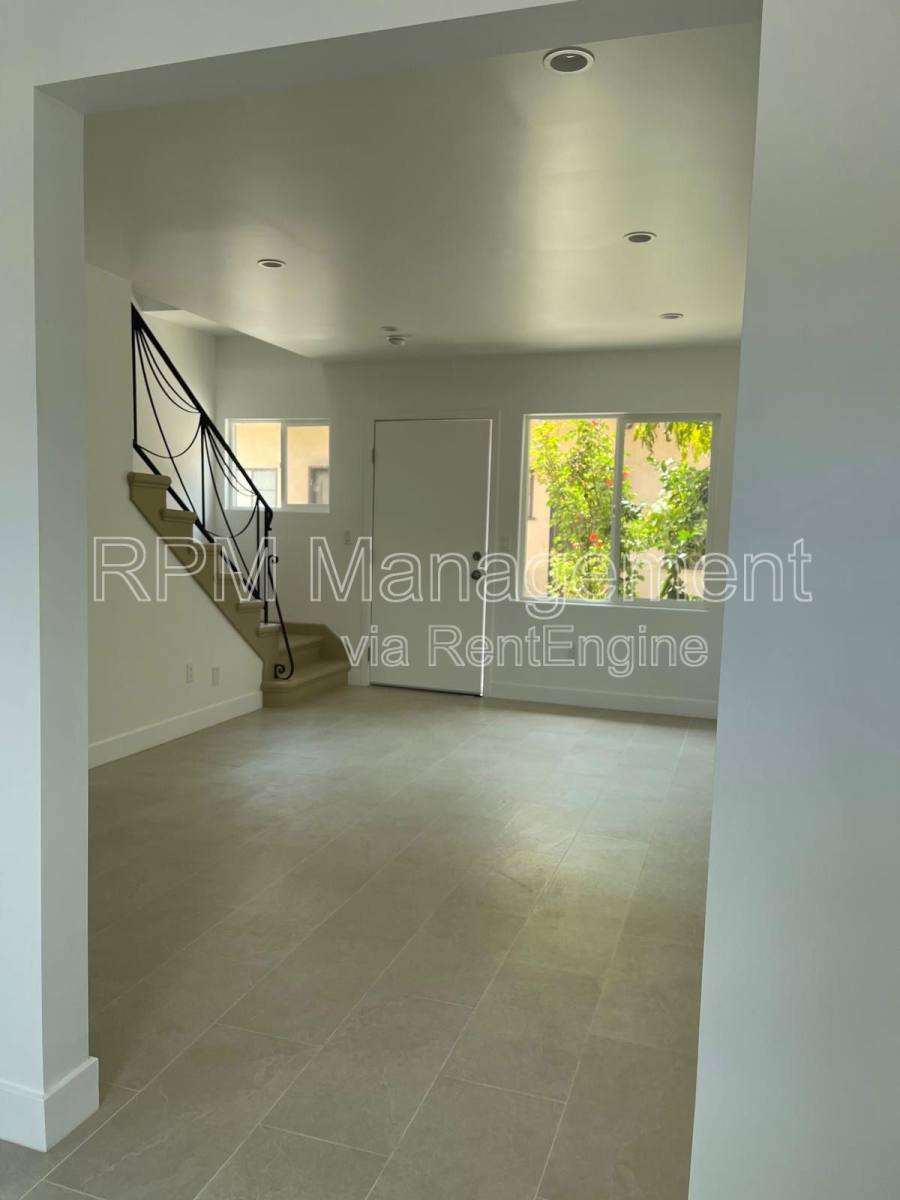 Apartment for rent at 14522 Gault St #C, Van Nuys, CA 91405