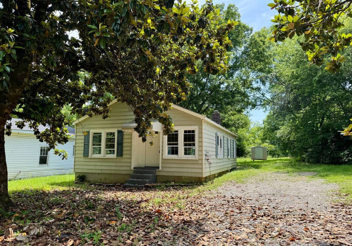 512 Trade St, Florence, AL 35630