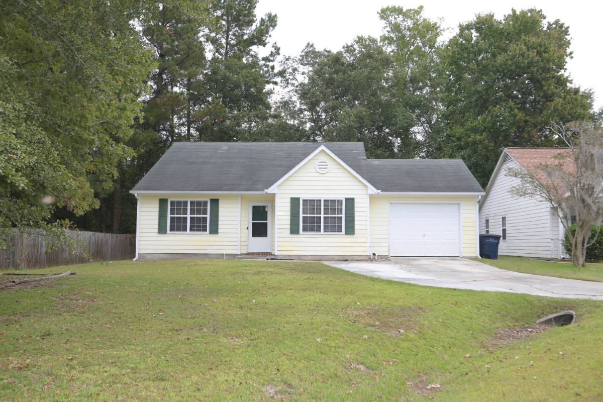 House for rent at 621 S Hampton Dr, Jacksonville, NC 28546