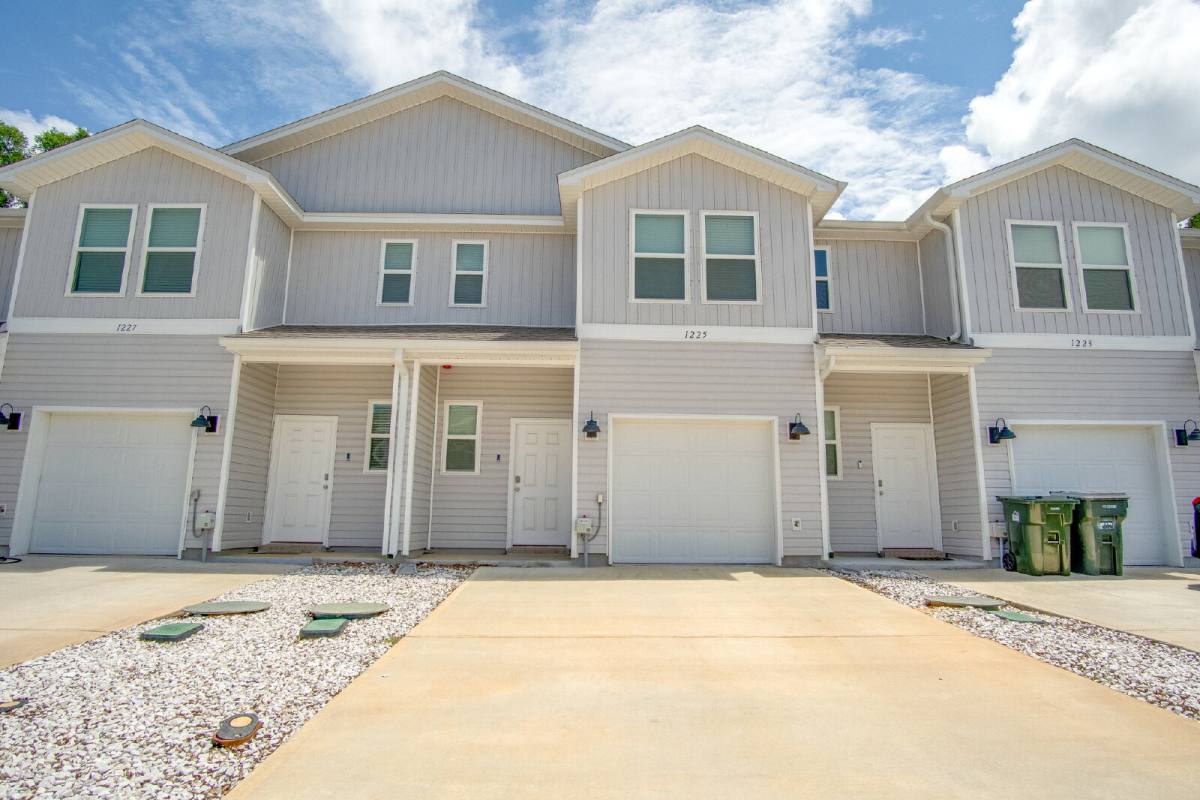 Townhouse for rent at 1225 Fairchild Village Dr, Pensacola, FL 32504