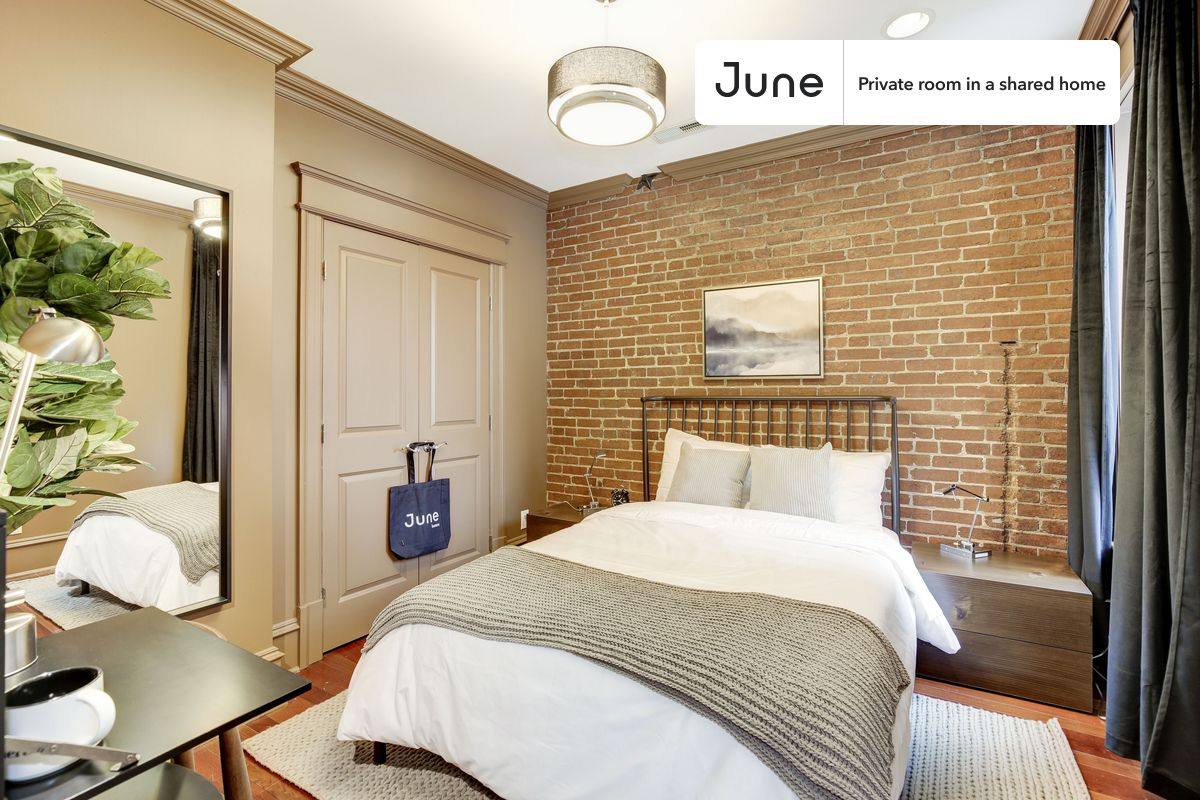 Apartment for rent at 814 9th St NE #C, Washington, DC 20002