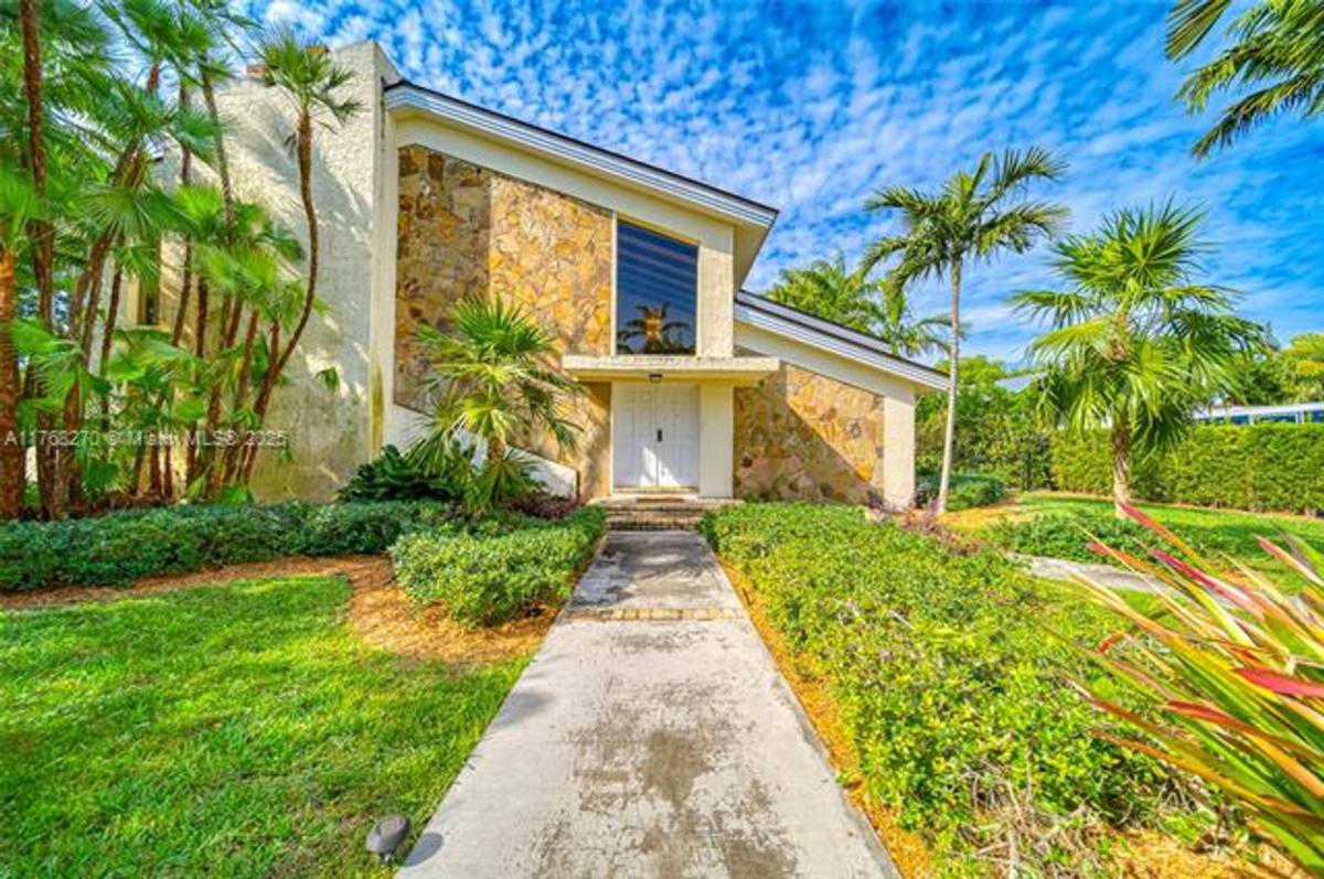 House for rent at 14540 Sailfish Dr, Miami, FL 33158