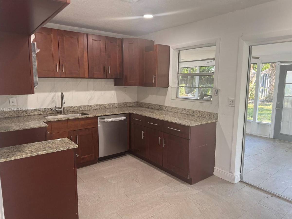House for rent at 6430 SW 15th St, Pompano Beach, FL 33068