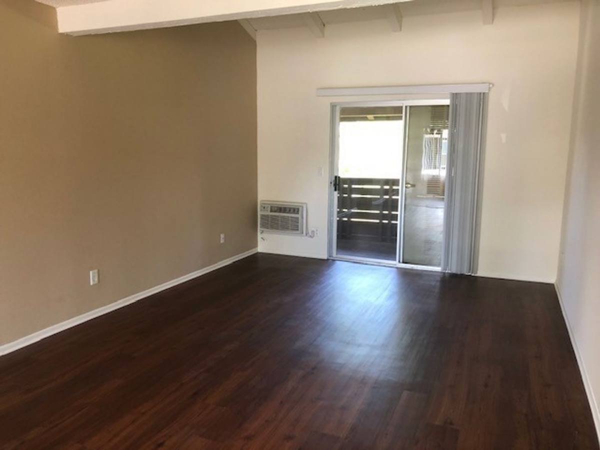 Apartment for rent at 23251 Los Alisos Blvd, Lake Forest, CA 92630