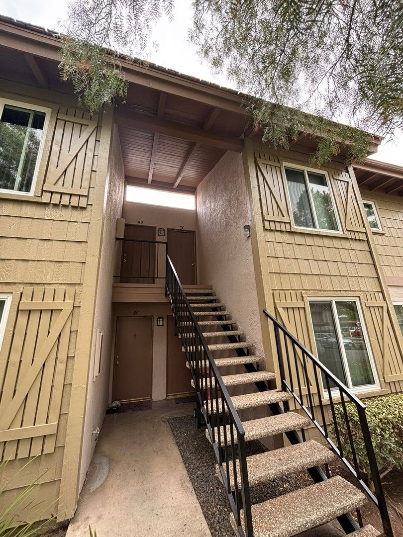 Apartment for rent at 23251 Los Alisos Blvd, Lake Forest, CA 92630