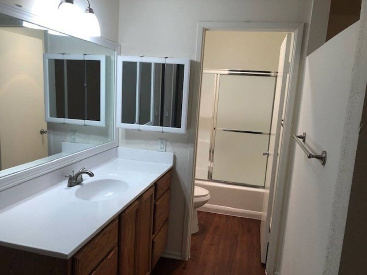 Apartment for rent at 23251 Los Alisos Blvd, Lake Forest, CA 92630