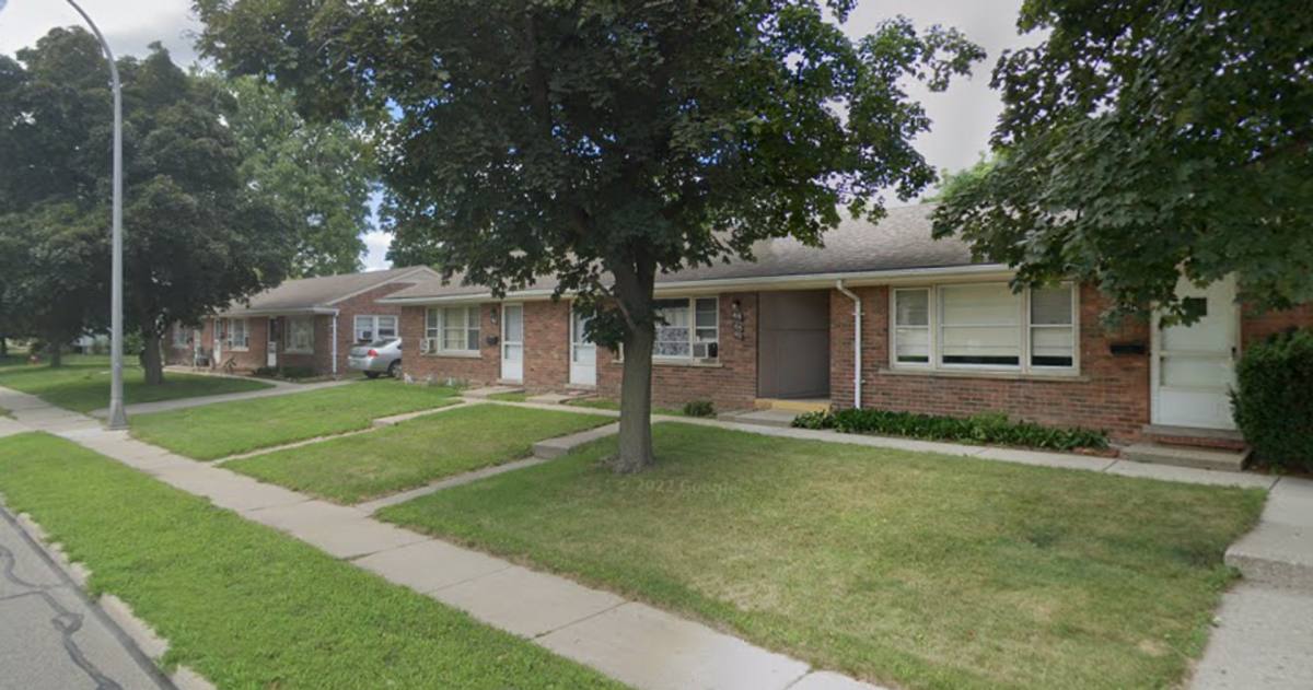 Apartment for rent at 401 - 421 E, Royal Oak, MI 48073