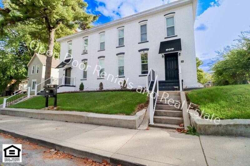 Apartment for rent at 809 Belle Ave #1, Fort Wayne, IN 46807