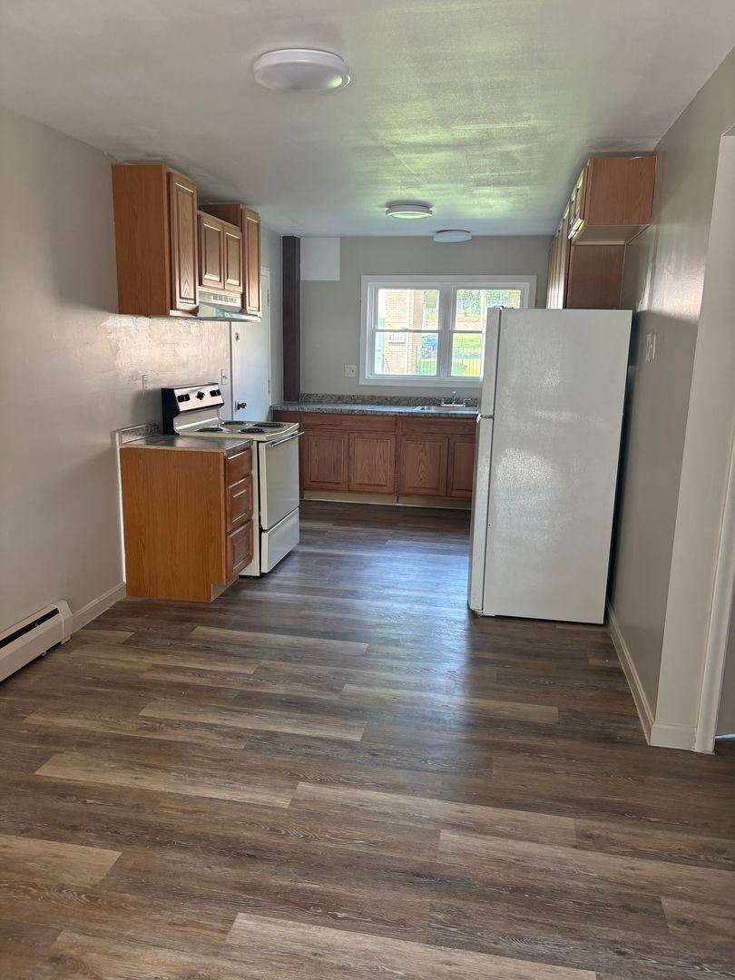 Apartment for rent at 367 Broadview Terrace, Hartford, CT 06106