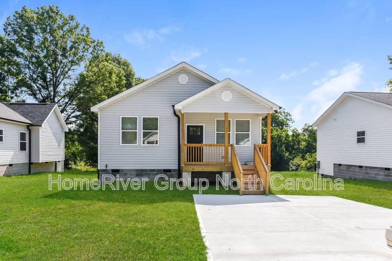 House for rent at 605 Lee St, Burlington, NC 27217