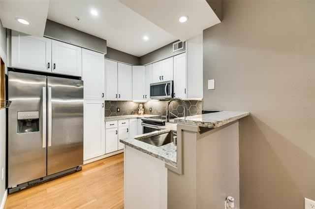 Apartment for rent at 2601 Preston, Plano, TX 75093