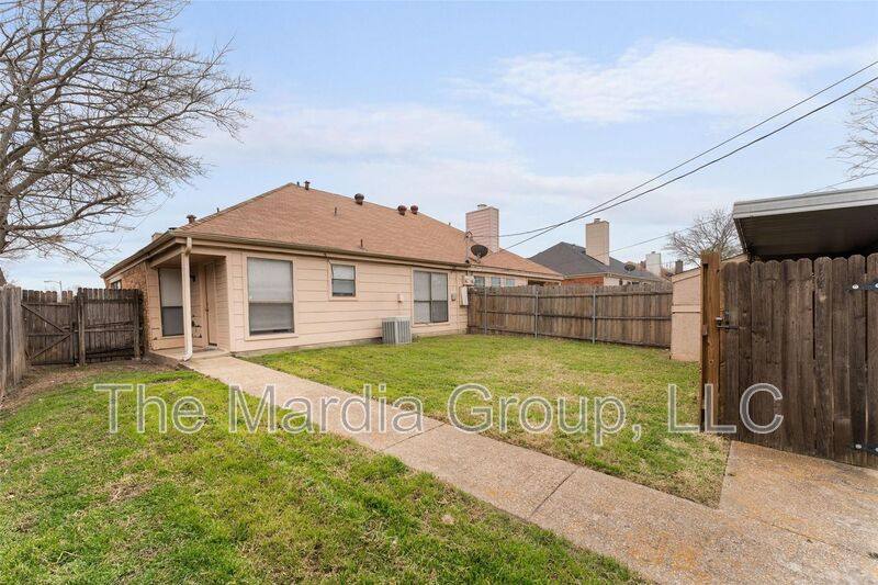 House for rent at 2923 Tanglewood Dr, Lancaster, TX 75134