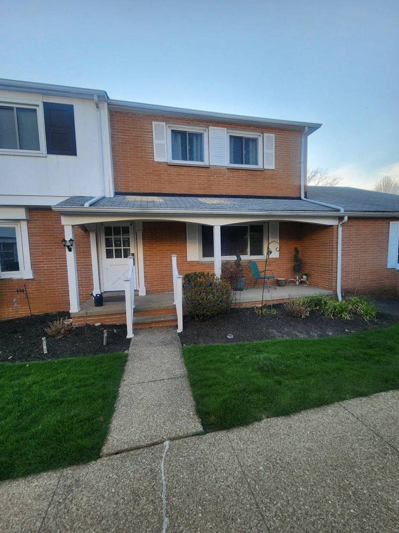 Apartment for rent at 4714 Walford Rd, Cleveland, OH 44128