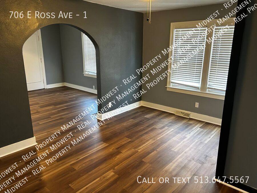 Apartment for rent at 706 E Ross Ave #1, Cincinnati, OH 45217