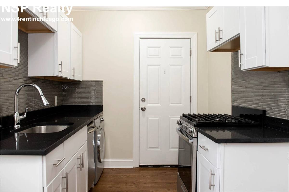 Apartment for rent at 3817 Greenview, Chicago, IL 60613